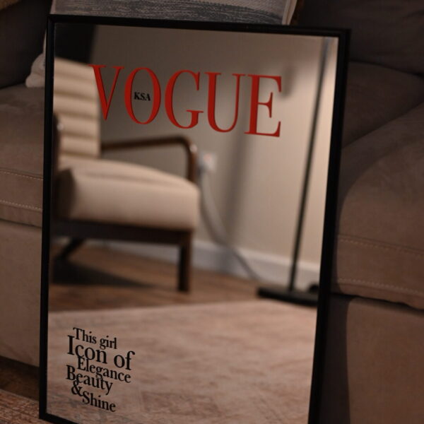 مرآة فوغ VOGUE كبيرة